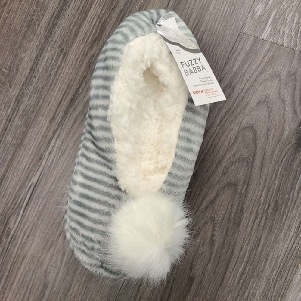 NWT Fuzzy Comfy Babba Grey White House Slipper Socks Sz 5.5-7.5 Womens